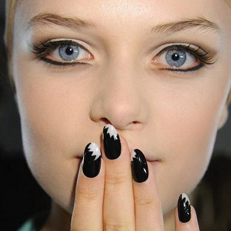 nail-color-trends-57_10 Tendințele culorii unghiilor