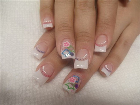 pink-and-white-nail-94 Unghii roz și alb