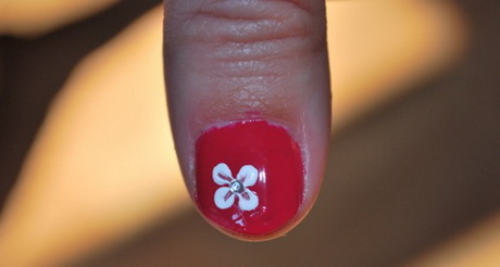 simple-flower-nail-designs-62_16 Modele simple de unghii de flori