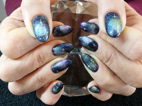 space-nail-art-52_13 Arta unghiilor spațiale