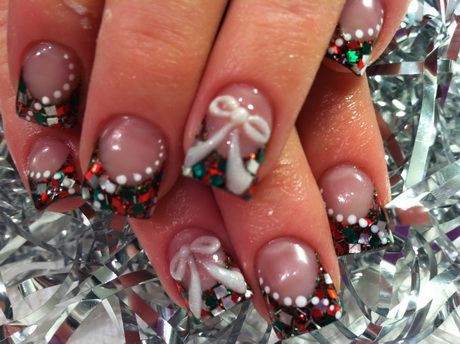 pretty-christmas-nail-designs-48_16 Modele frumoase de unghii de Crăciun