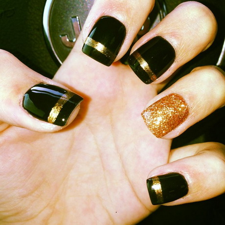 black-and-gold-gel-nail-designs-21_13 Modele de unghii cu gel negru și auriu