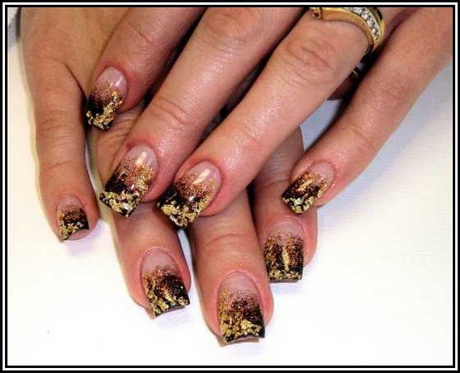 black-and-gold-gel-nail-designs-21_19 Modele de unghii cu gel negru și auriu