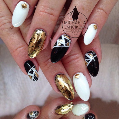 black-and-gold-gel-nail-designs-21_2 Modele de unghii cu gel negru și auriu