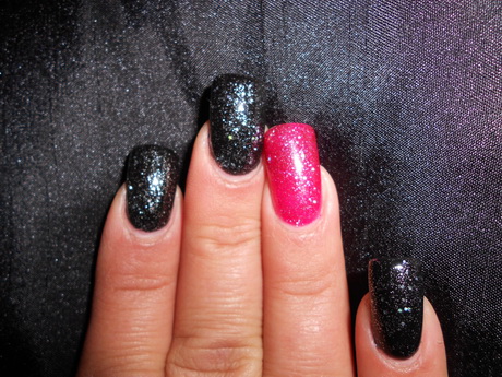 black-and-pink-gel-nails-52_11 Unghii cu gel negru și roz