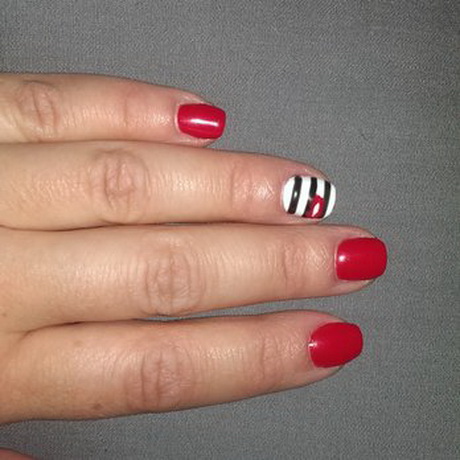 red-and-black-gel-nails-17_19 Unghii cu gel roșu și negru