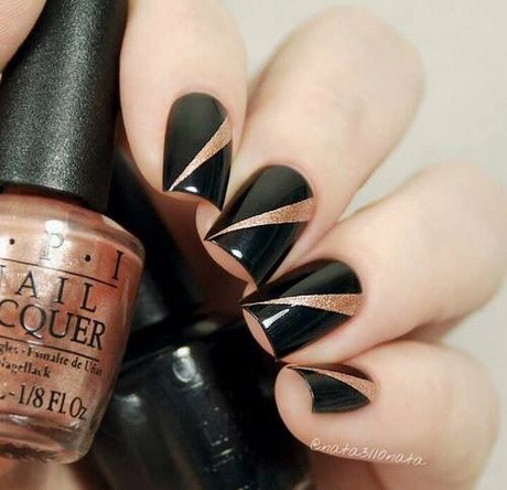 black-and-gold-nails-05_14 Cuie negre și aurii