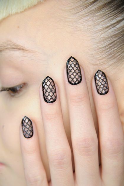 black-and-clear-nail-designs-16_12 Modele de unghii negre și clare