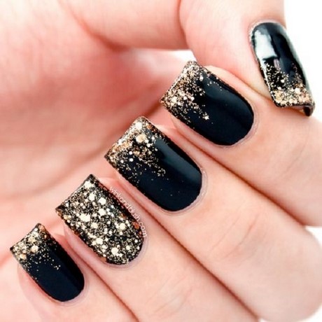 black-and-gold-nail-art-designs-76_15 Modele de unghii negre și aurii