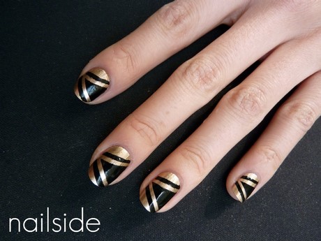 black-and-gold-nail-art-designs-76_17 Modele de unghii negre și aurii