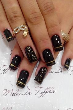 black-and-gold-nail-art-designs-76_7 Modele de unghii negre și aurii