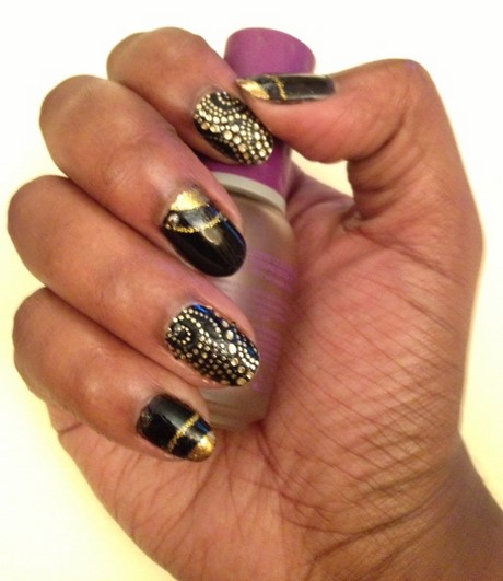 black-and-gold-nail-polish-designs-93_12 Modele de lacuri de unghii negre și aurii