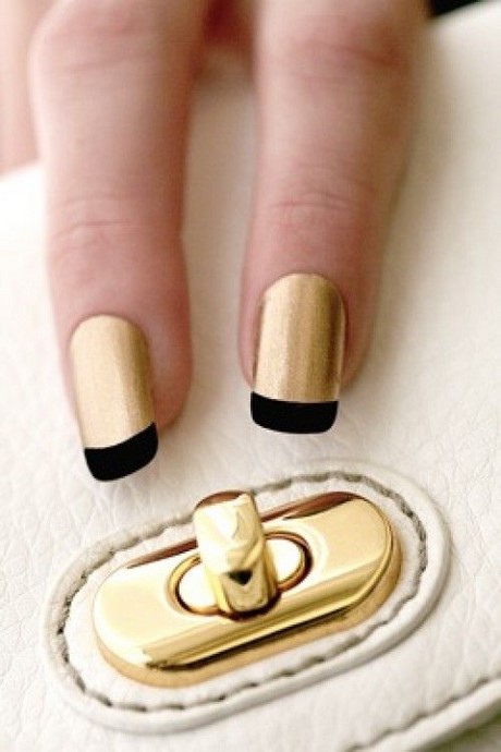 black-and-gold-nail-polish-designs-93_17 Modele de lacuri de unghii negre și aurii