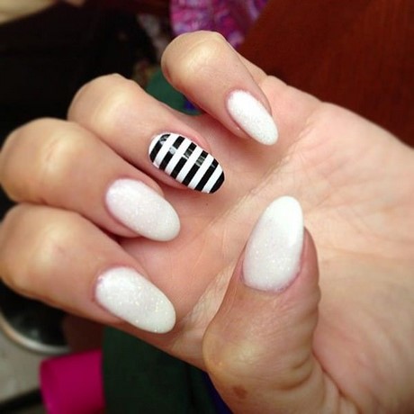 black-and-white-design-nails-70_11 Unghii de design alb-negru