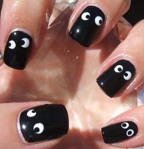 Alb-negru nail art ușor