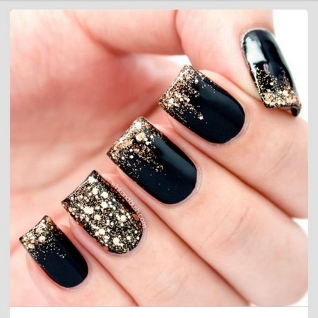 black-color-nail-art-39_2 Arta unghiilor de culoare neagră