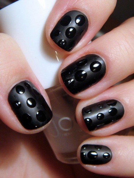 black-color-nail-art-39_5 Arta unghiilor de culoare neagră