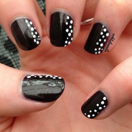 black-color-nail-art-39_7 Arta unghiilor de culoare neagră