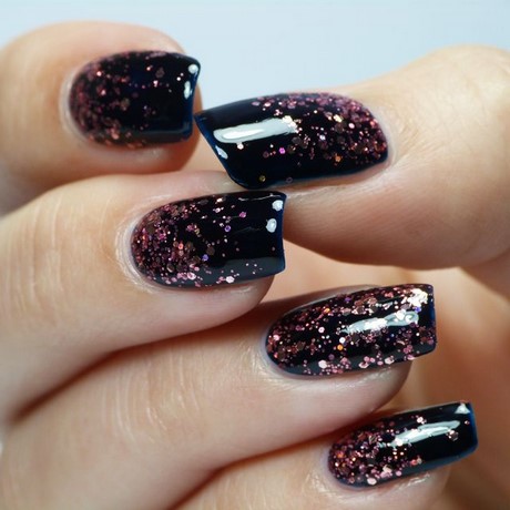 black-color-nail-designs-88 Modele de unghii de culoare neagră