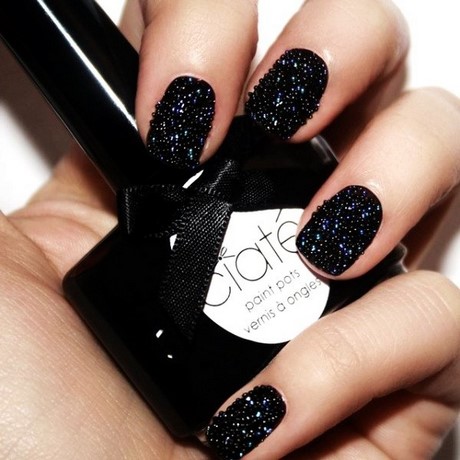 black-fingernail-designs-31_15 Modele de unghii negre