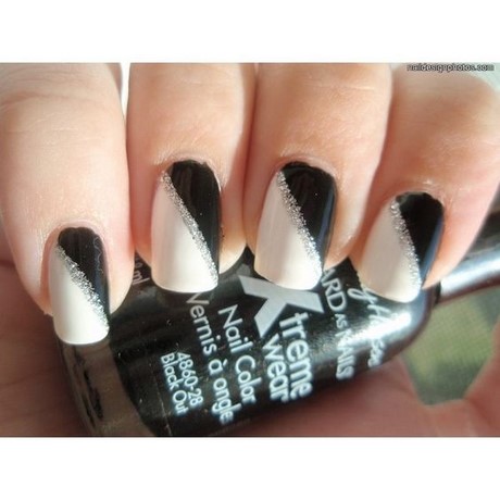 black-nail-designs-for-short-nails-07_12 Modele de unghii negre pentru unghii scurte