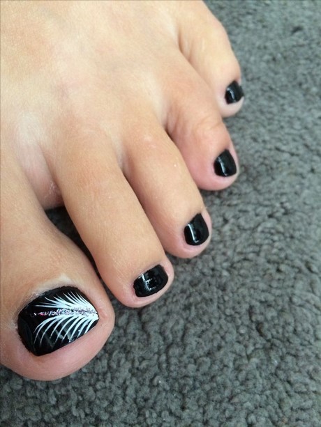 Negru toenail poloneză modele