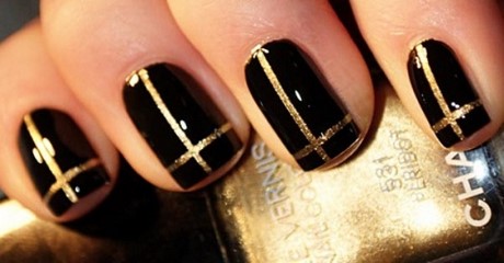designs-for-black-nails-23_19 Modele pentru unghii negre