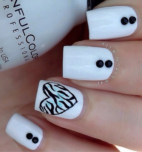 designs-for-white-nails-99_19 Modele pentru unghii albe