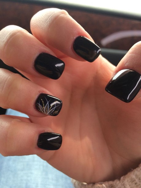 designs-on-black-nails-60_17 Modele pe unghii negre
