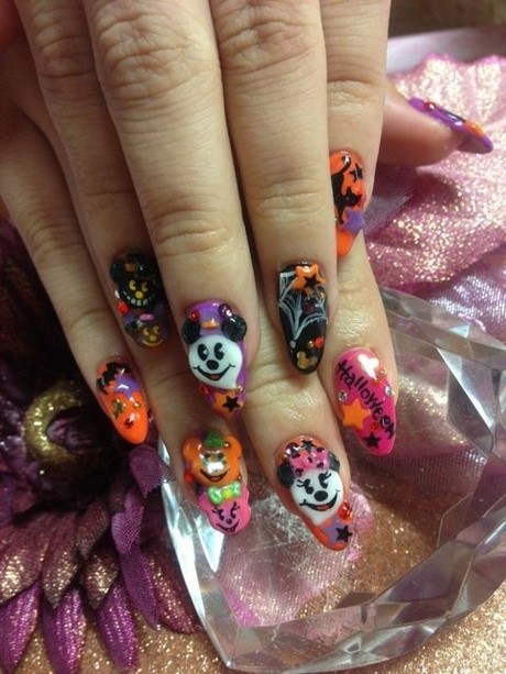 disney-halloween-nail-art-18_8 Disney halloween nail art