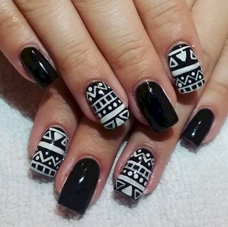 elegant-black-nail-art-designs-86_15 Modele elegante de unghii negre
