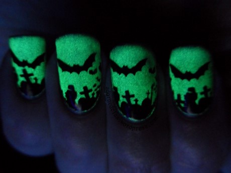 glow-in-the-dark-halloween-nails-10_3 Glow în întuneric unghiile de halloween