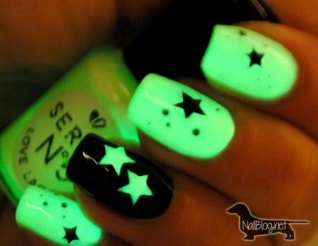 glow-in-the-dark-nail-designs-74_12 Glow în desenele unghiilor întunecate