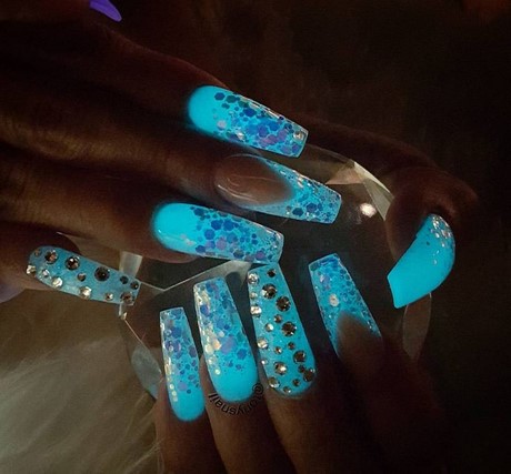 glow-in-the-dark-nail-designs-74_3 Glow în desenele unghiilor întunecate