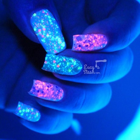 glow-in-the-dark-nail-designs-74_5 Glow în desenele unghiilor întunecate