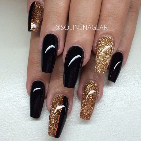 gold-and-black-nail-designs-38 Modele de unghii de aur și negru