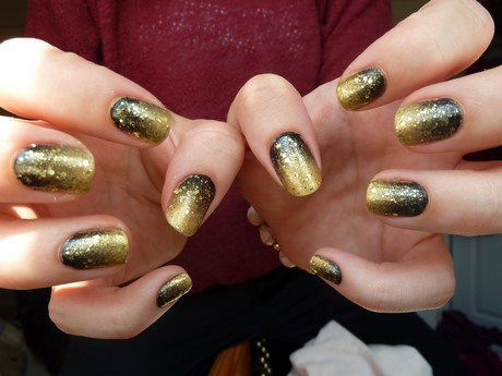 gold-and-black-nail-polish-designs-63_12 Modele de lacuri de unghii de aur și negru