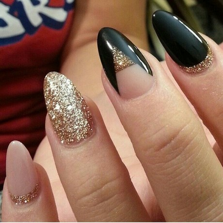 gold-and-black-nails-60_6 Aur și unghii negre