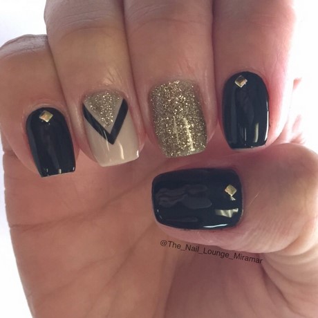 gold-and-black-nails-60_8 Aur și unghii negre