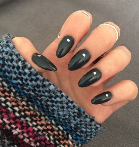 long-black-nail-designs-45_9 Modele lungi de unghii negre