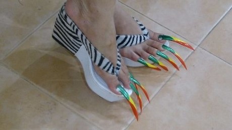 long-toe-nail-trend-58_14 Deget de la picior lung unghii tendință