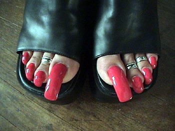 long-toe-nail-trend-58_7 Deget de la picior lung unghii tendință