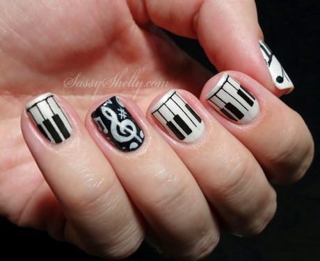 nail-art-black-and-white-design-33_20 Nail art design alb-negru