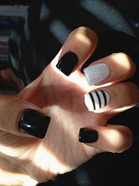 nail-art-black-and-white-02_10 Nail art alb-negru