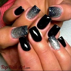 nail-designs-black-and-silver-66_14 Modele de unghii negru și argintiu
