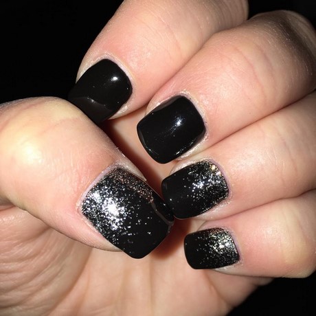 nail-designs-black-and-silver-66_16 Modele de unghii negru și argintiu