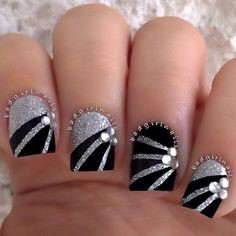 nail-designs-black-and-silver-66_5 Modele de unghii negru și argintiu