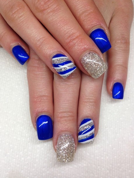 nail-designs-in-blue-85_6 Modele de unghii în albastru