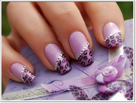 nail-designs-in-purple-34_19 Modele de unghii în violet