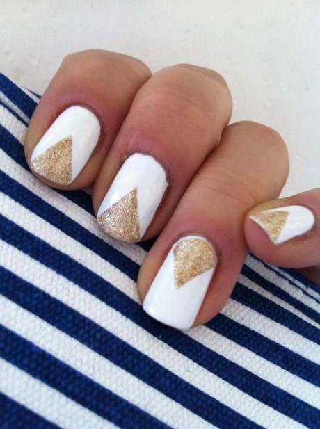 nail-designs-on-white-nails-27_14 Modele de unghii pe unghii albe